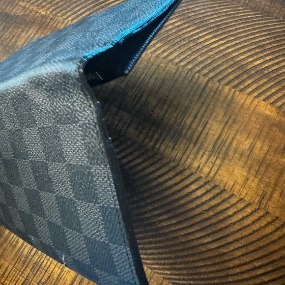 Louis Vuitton Damier Infini Porte feiulle
Brazza Long Wallet Purse/authentic - Picture 7 of 12